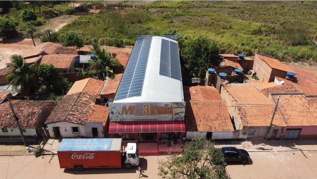 Sistema de 2,43 kWp, com 5 módulos instalados em Carazinho/RS
