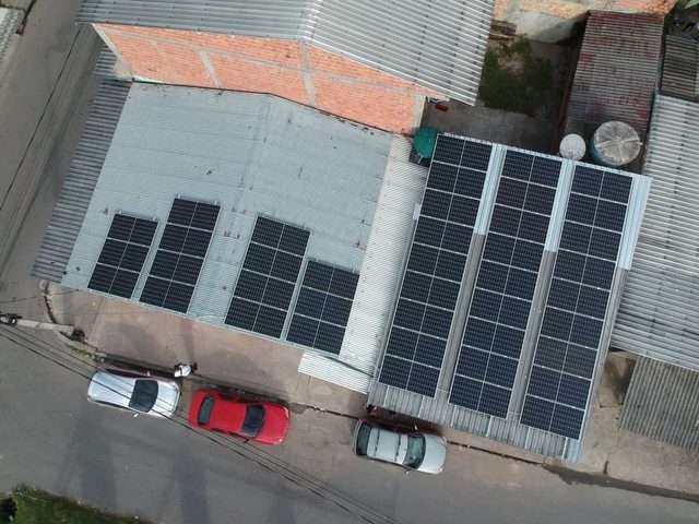 Sistema de 29,97 kWp, com 55 módulos instalados em Manaus/AM -