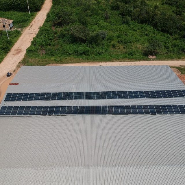 Sistema de 15,18 kWp, com 46 módulos instalados em Manaus/AM