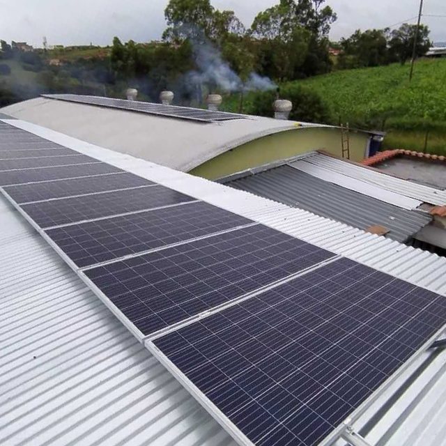Sistema de 29,97 kWp, com 55 módulos instalados em Manaus/AM