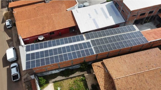 Sistema de 4,05 kWp, com 10 módulos instalados em Santa Inês/MA