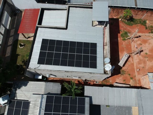 Sistema de 15,18 kWp, com 46 módulos instalados em Manaus/AM
