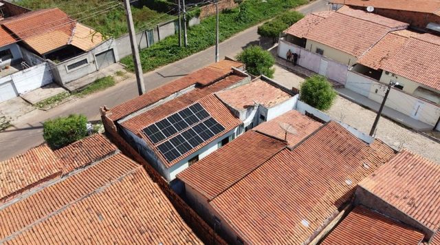 Sistema de 8,72 kWp, com 16 módulos instalados em Manacapuru/AM -