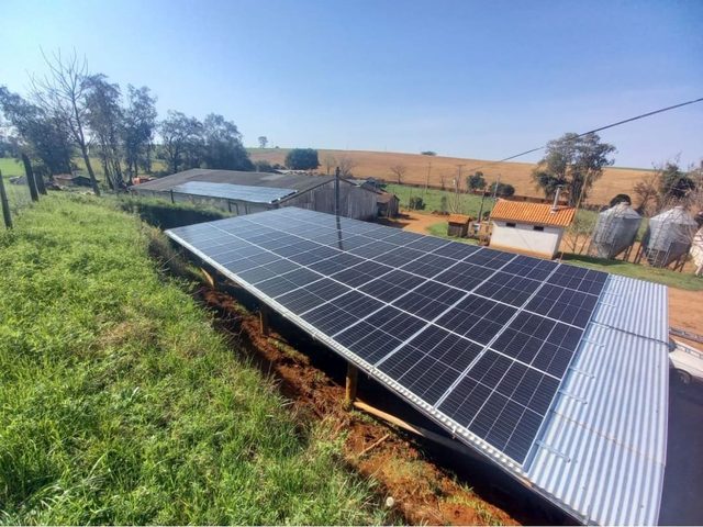 Sistema de 9,81 kWp, com 16 módulos instalados em Lagoa dos Três Cantos/RS