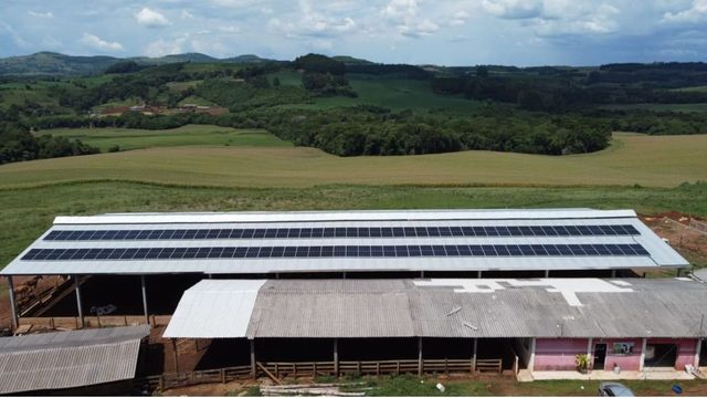 Sistema de 9,72 kWp, com 21 módulos instalados em Constantina/RS